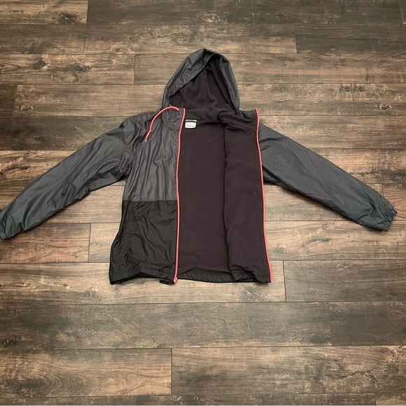 Women’s Columbia lightweight jacket - Picture 2 of 3